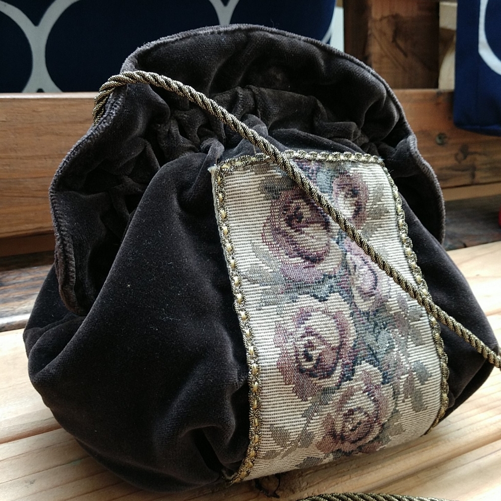 Vintage 1990’s chocolate brown velvet purse bag cottagecore floral